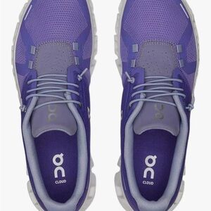 On Cloud 5 Purple (Blueberry) Running Shoes, size 10- BRAND NEW